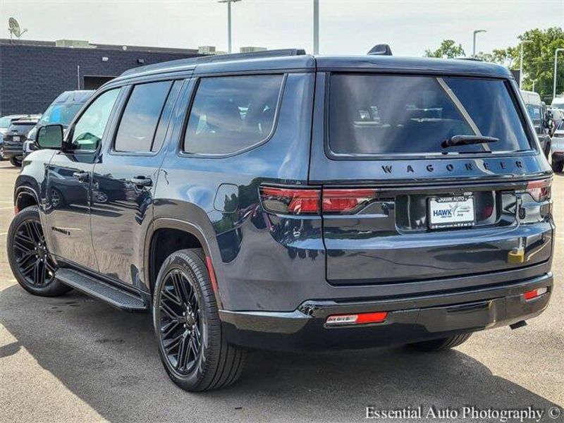 2024 Jeep Wagoneer Series II Carbide photo 3