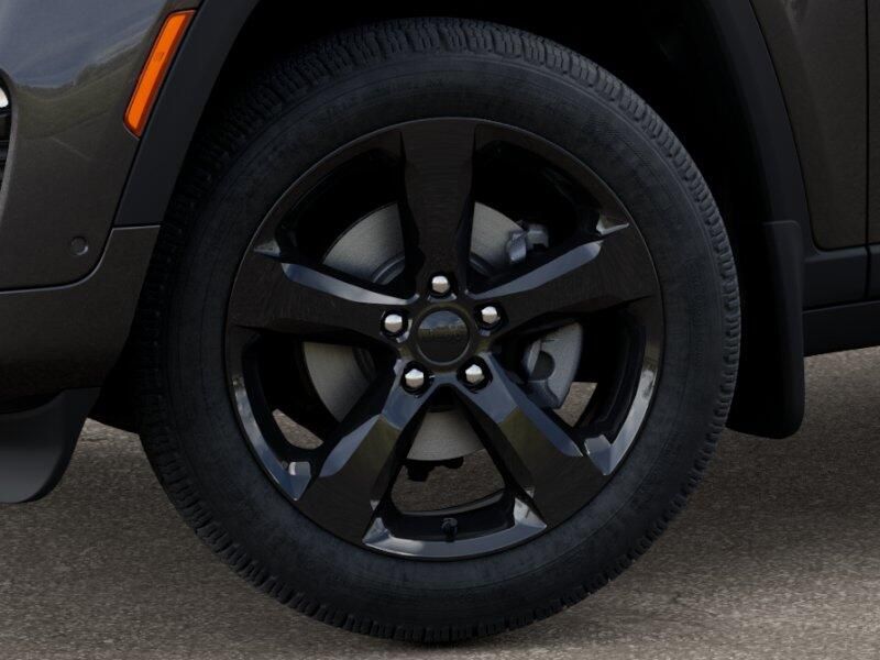 New 2025 Jeep Grand Cherokee Limited 4x4Image 4