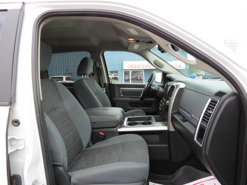 Used 2018 RAM 1500 SLT 4x4 4dr Crew Cab 5.5 ft. SB PickupImage 27
