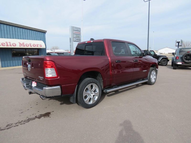 Used 2023 RAM 1500 Big Horn 4x4 4dr Crew Cab 5.6 ft. SB PickupImage 4
