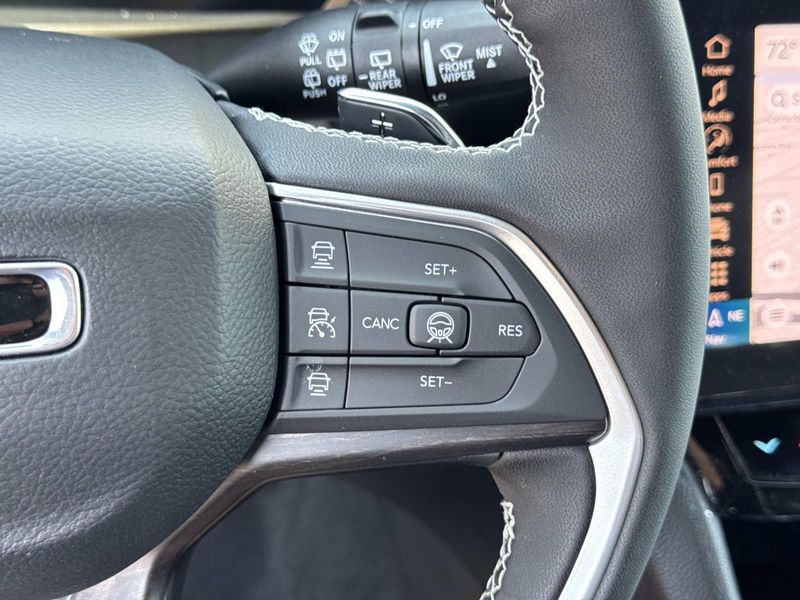 New 2026 Jeep Grand Cherokee L Laredo Altitude 4x2