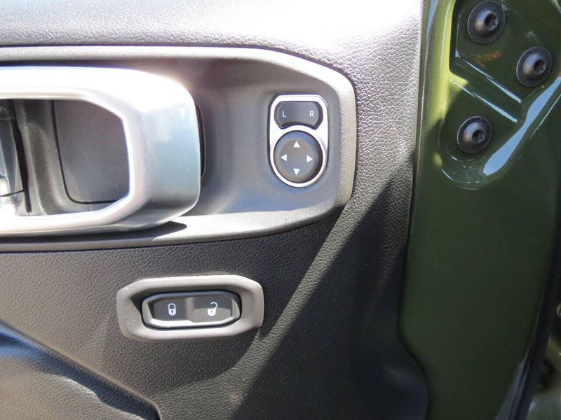 2022 Jeep Wrangler Unlimited Sport 4x4 4dr SUVImage 13