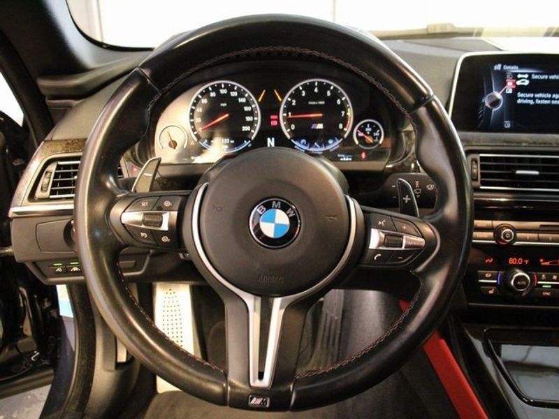 2016 BMW M6 BaseImage 29