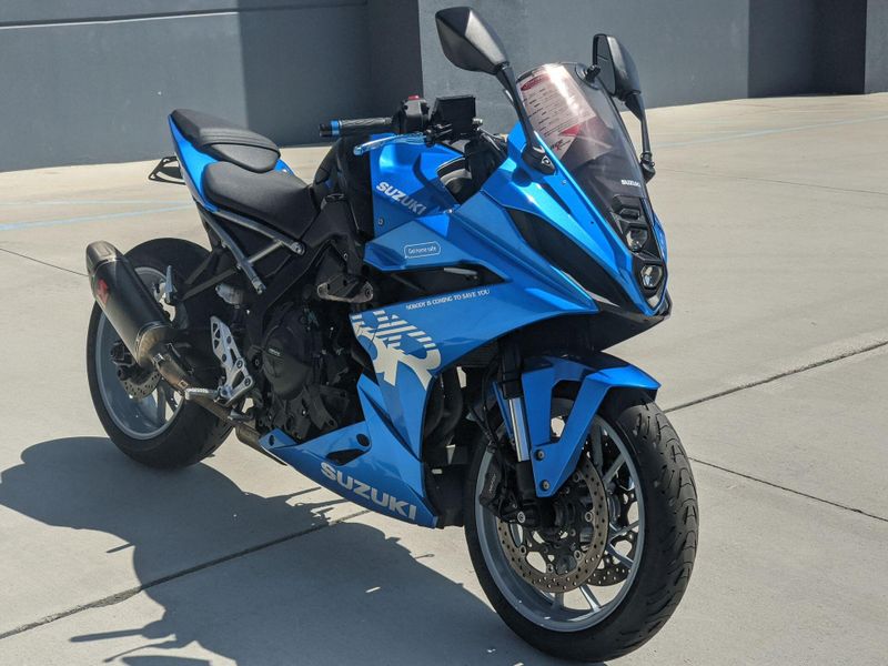 Used 2024 Suzuki GSX-8R Image 11