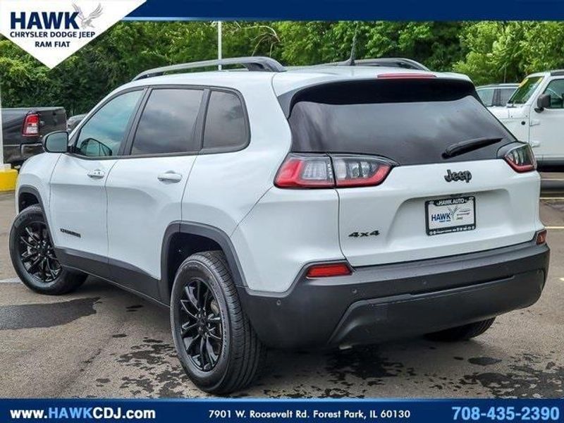 2023 Jeep Cherokee Altitude photo 3
