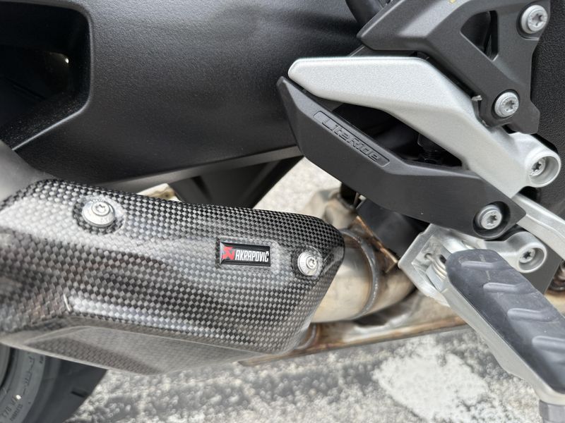 2025 BMW M 1000 XR 