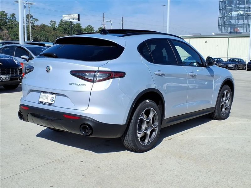 New 2026 Alfa Romeo Stelvio VeloceImage 6