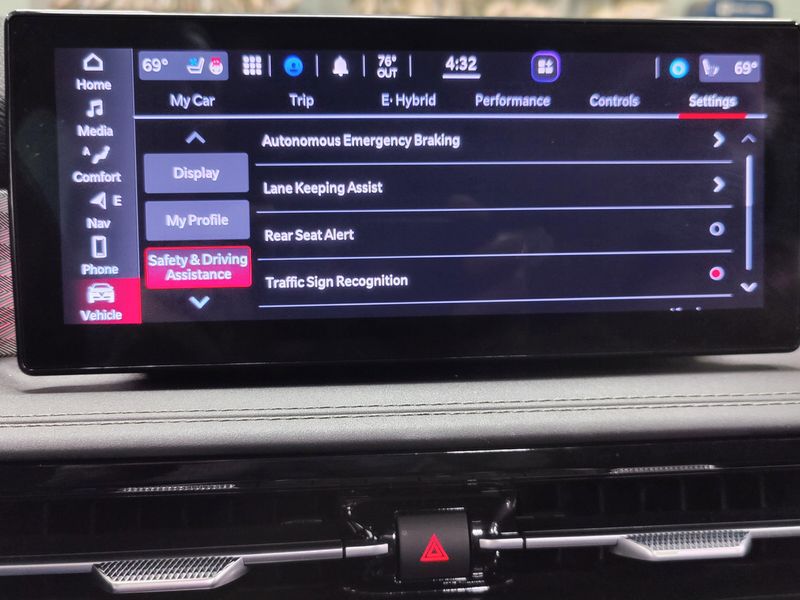 Used 2024 Alfa Romeo Tonale Ti eAWD Premium w/Sunroof/AudioImage 10