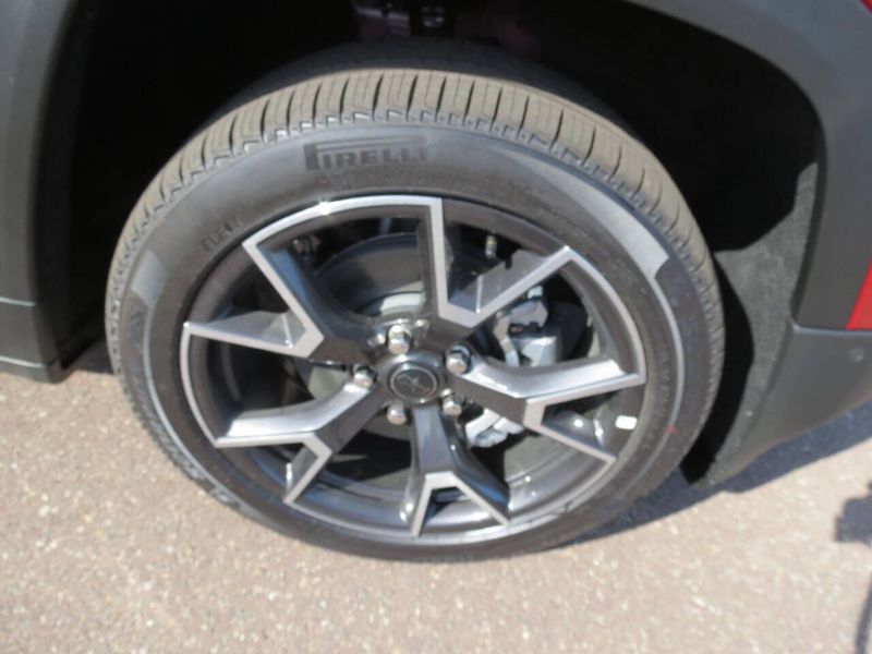 New 2026 Jeep Cherokee Overland 4x4Image 13