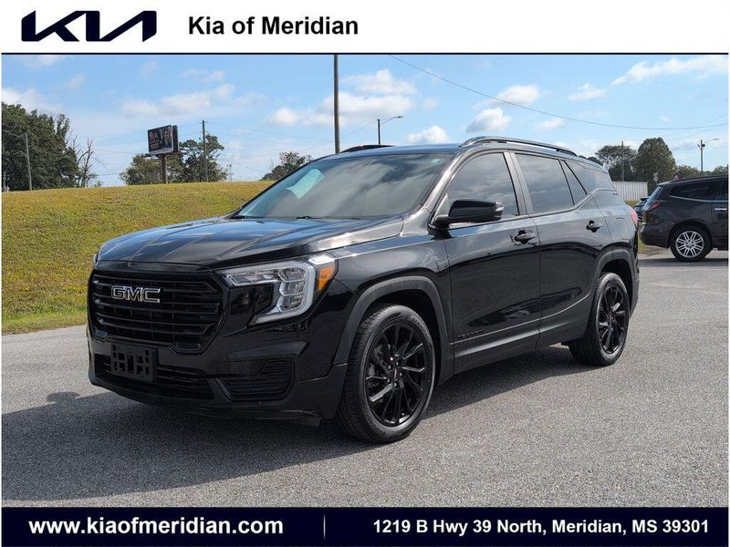 Used 2024 GMC Terrain SLEImage 1
