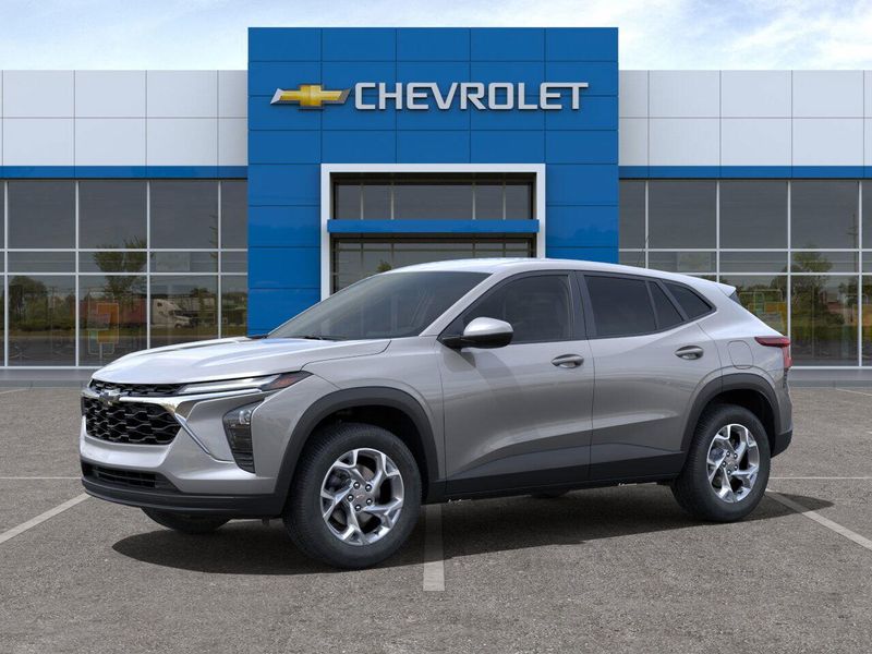 New 2025 Chevrolet Trax LSImage 2