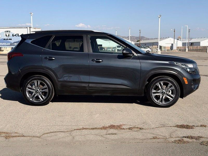 Used 2023 Kia Seltos SImage 8