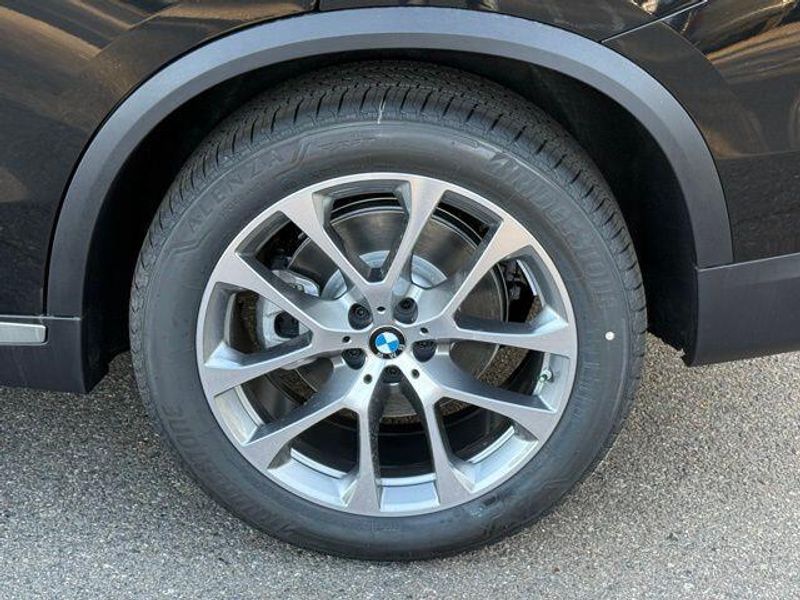 New 2026 BMW X5 xDrive40iImage 13