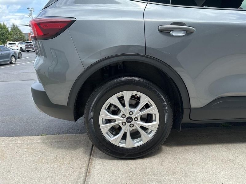 2023 Ford Escape ActiveImage 13