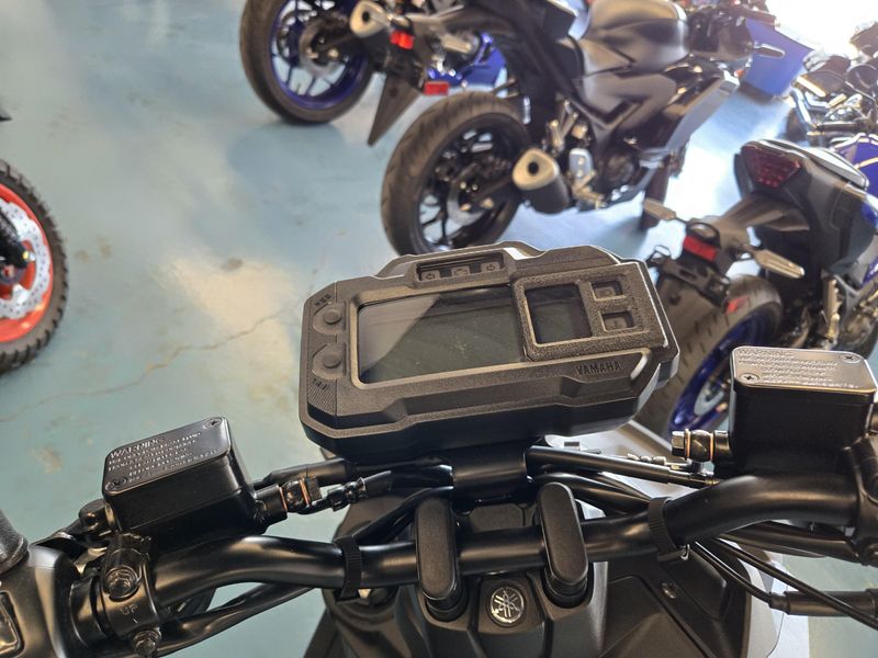 2025 Yamaha ZUMA 125 SAND GRAY Image 12