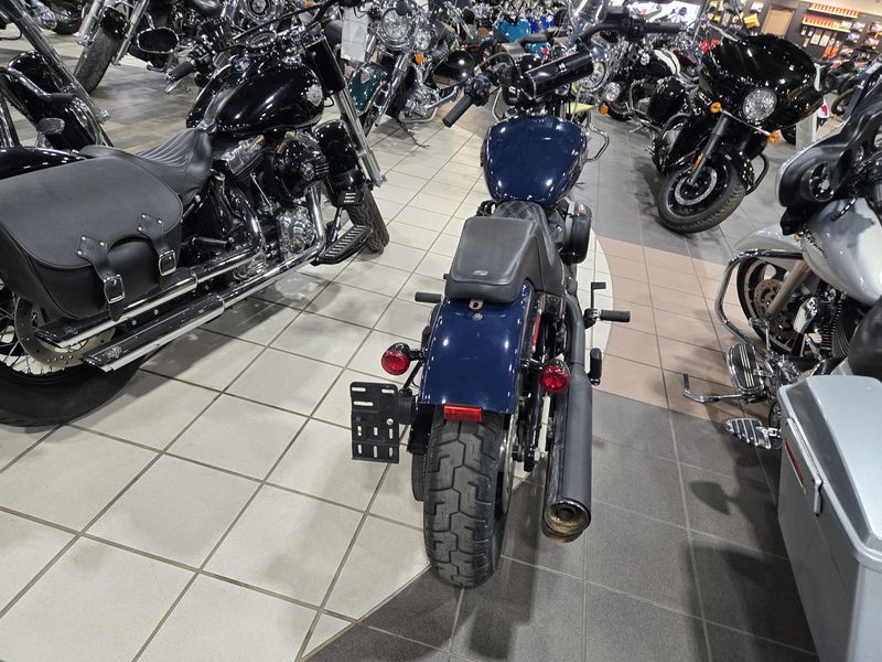 USED 2019 HARLEY SOFTAIL STREET BOB Image 10