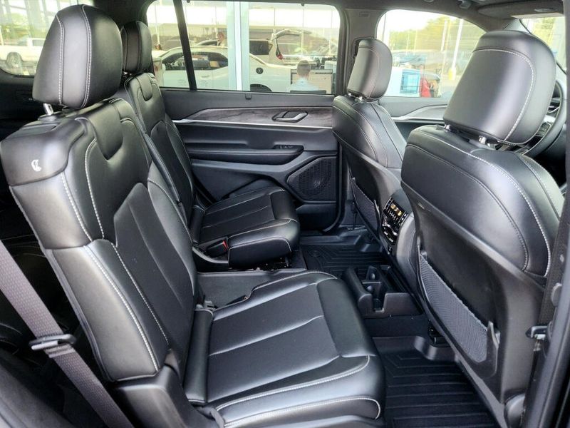Used 2024 Jeep Grand Cherokee L Limited