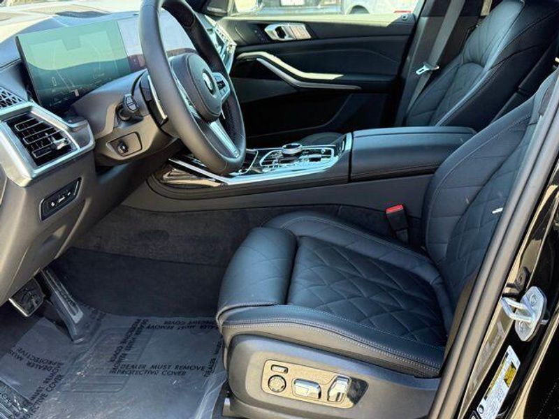 New 2026 BMW X7 xDrive40iImage 17