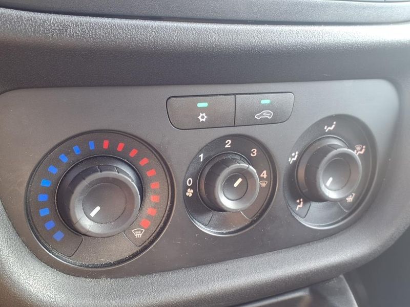 2021 RAM ProMaster City TradesmanImage 24