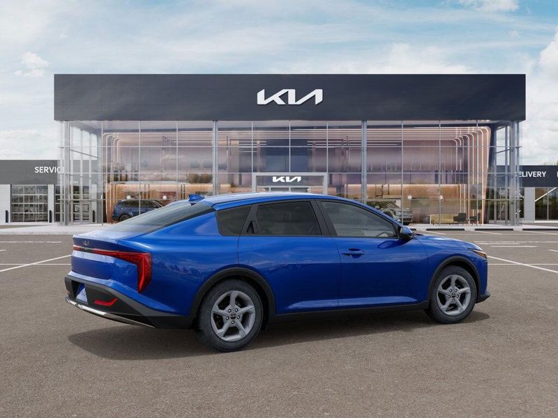 2025 Kia K4 LXSImage 6