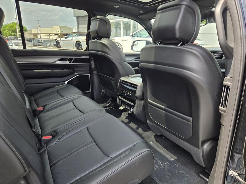 2026 Jeep Grand Wagoneer L Grand Wagoneer L Limited Altitude 4x4
