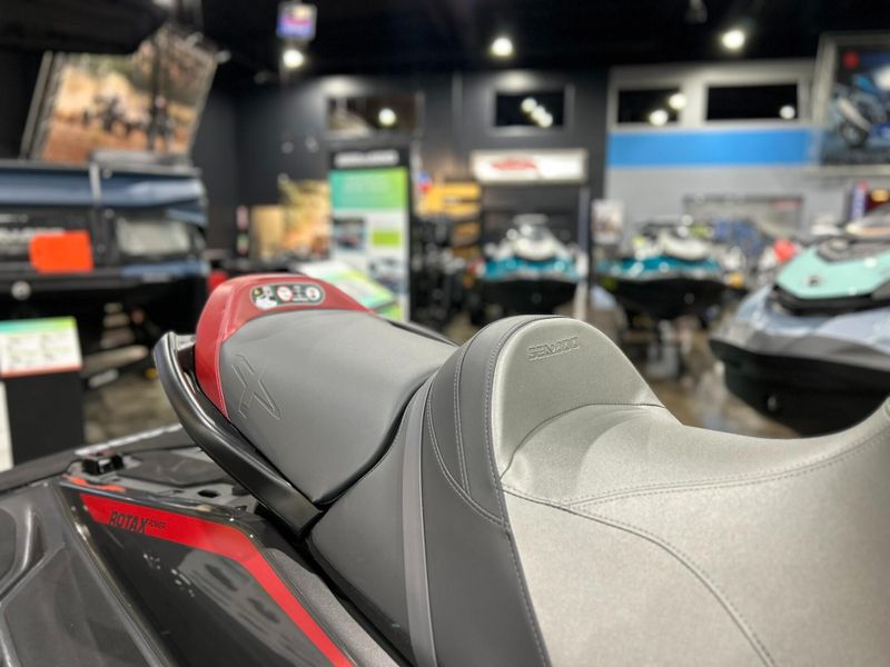 New 2025 Sea-Doo GTR-X 300 (SOUND SYSTEM) Image 17