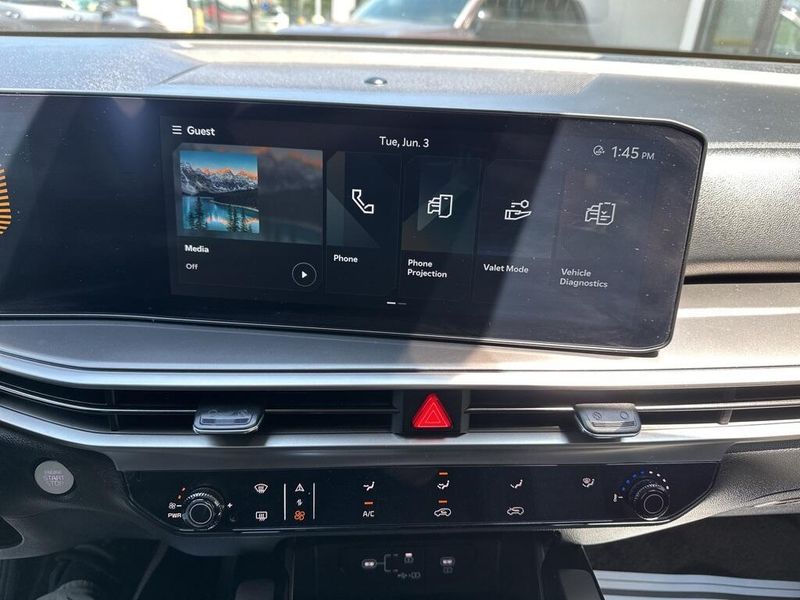 2025 Kia Sorento LXImage 27