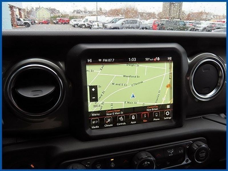 2023 Jeep Gladiator OverlandImage 19