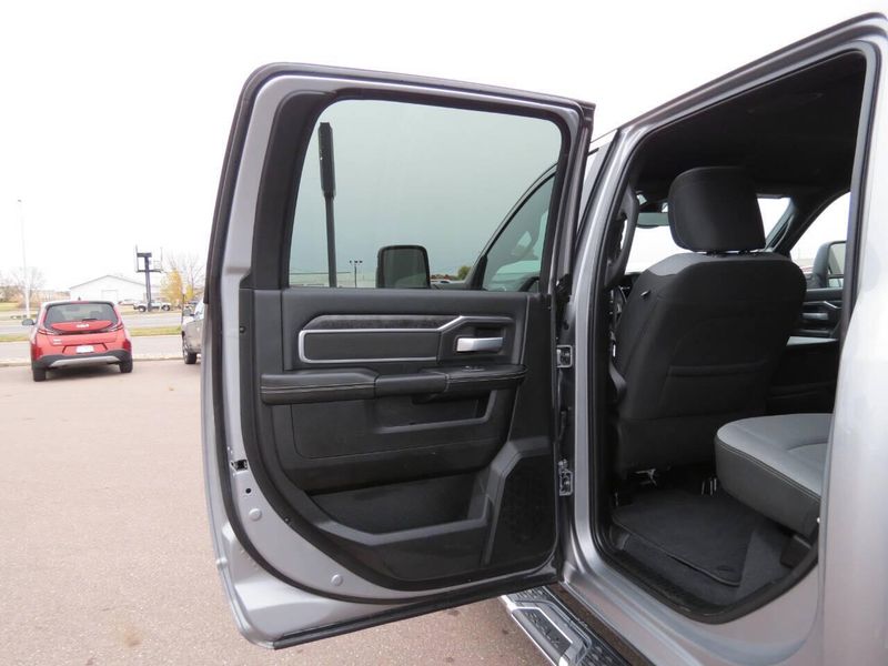 Used 2024 RAM 2500 Big Horn 4x4 4dr Crew Cab 6.3 ft. SB PickupImage 22