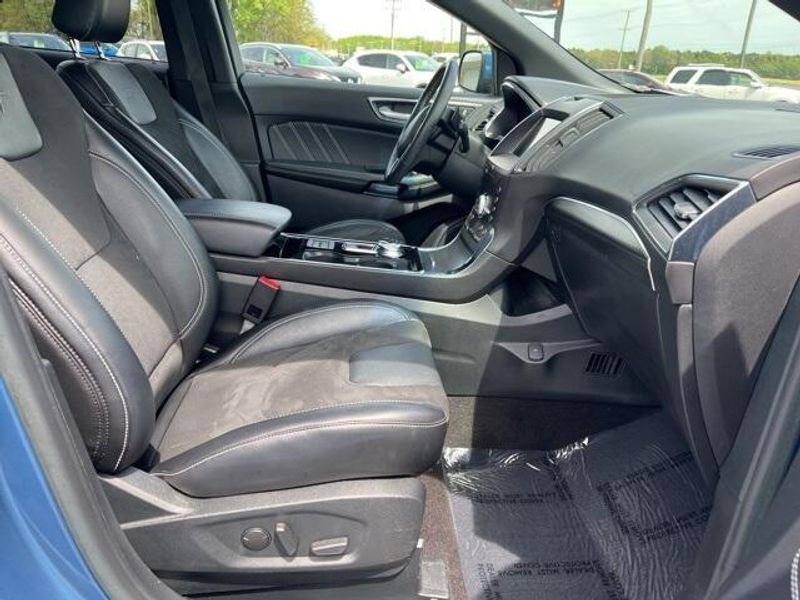 2020 Ford Edge STImage 27