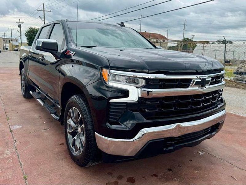 Used 2025 Chevrolet Silverado 1500 LTImage 3