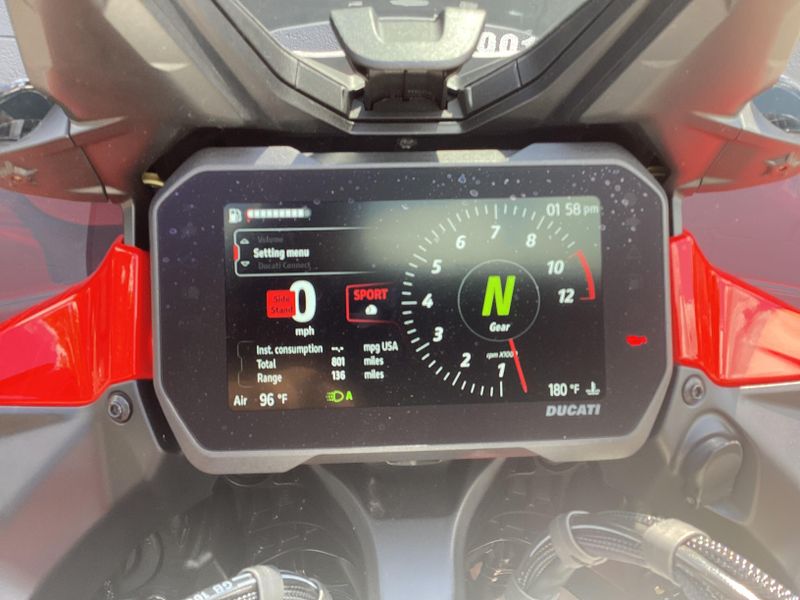 2024 Ducati Multistrada V4 Pikes Peak 