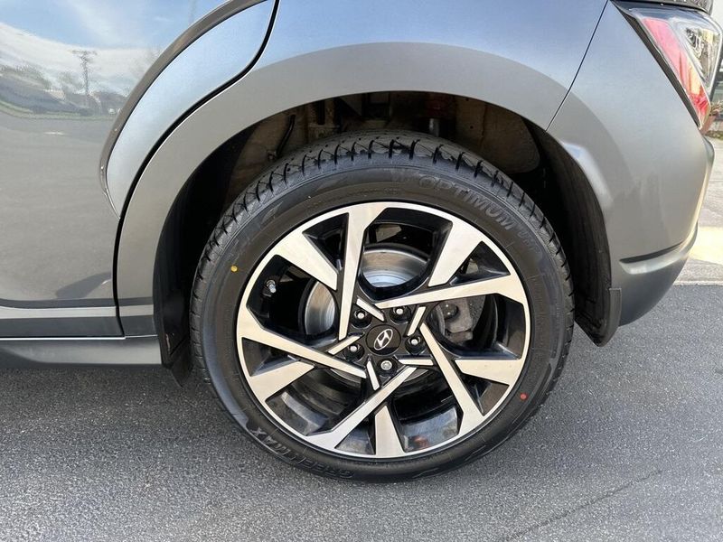 2022 Hyundai Kona LimitedImage 14