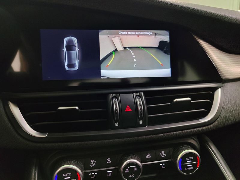 Used 2024 Alfa Romeo Giulia Ti AWD w/Sunroof/NavImage 21