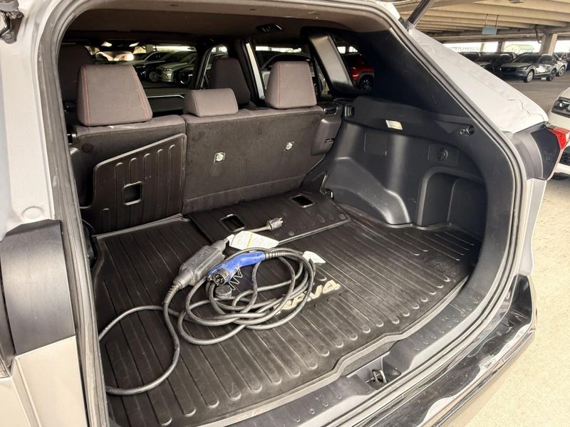 2022 Toyota RAV4 Prime SE photo 16