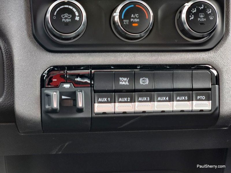 2024 RAM 5500 Tradesman Chassis Crew Cab 4x4 84