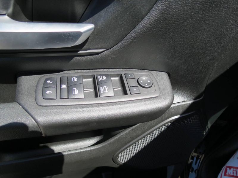 2023 RAM 1500 Tradesman 4x4 4dr Crew Cab 5.6 ft. SB PickupImage 10