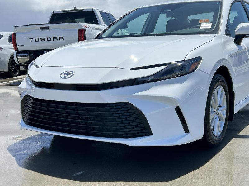 2025 Toyota Camry LEImage 7