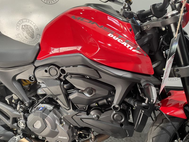 2024 Ducati MONSTER PLUS