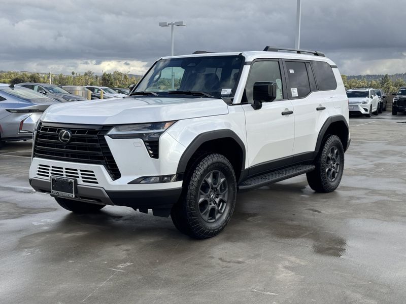 New 2026 Lexus GX 550 OvertrailImage 4