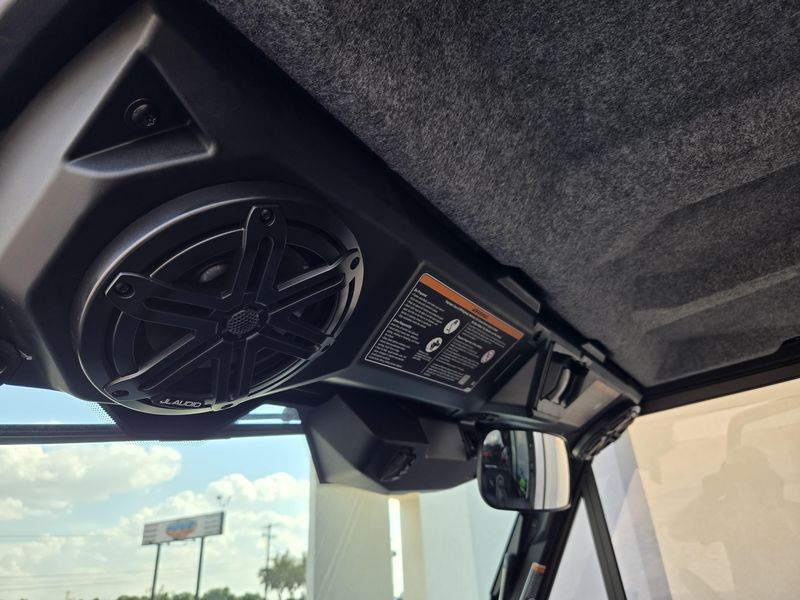 NEW 2026 CAN-AM DEFENDER MAX LIMITED CAB HD11 Image 16