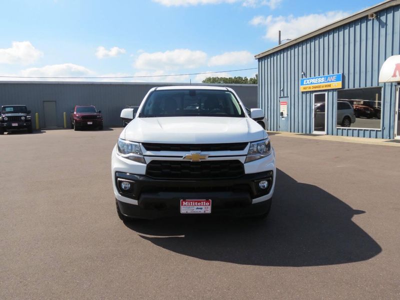 2021 Chevrolet Colorado LT 4x4 4dr Crew Cab 5 ft. SBImage 4