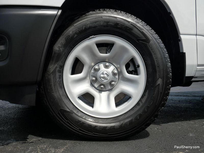 New 2026 RAM 1500 Tradesman Crew Cab 4x4 5'7' Box