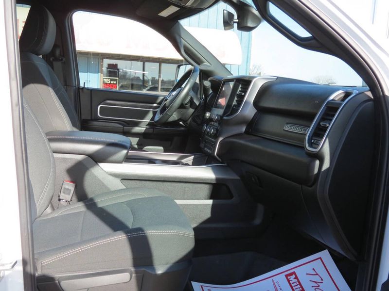 Used 2023 RAM 2500 Big Horn 4x4 4dr Crew Cab 6.3 ft. SB PickupImage 21
