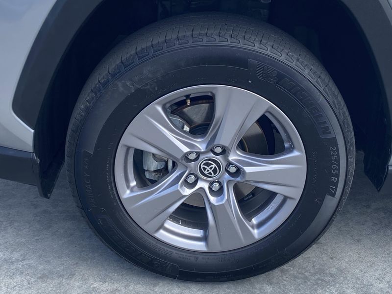 2023 Toyota RAV4 XLEImage 9