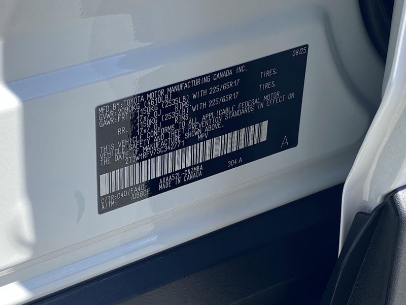 New 2025 Toyota RAV4 XLEImage 20