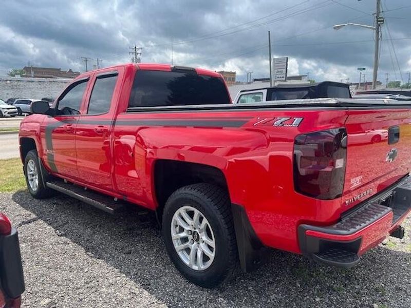 Used 2018 Chevrolet Silverado 1500 LTImage 2