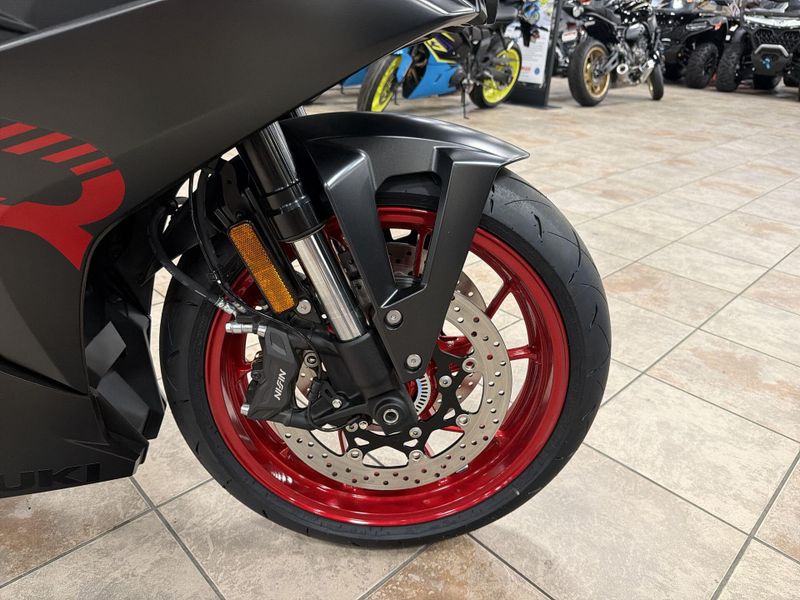 New 2027 Suzuki GSX-8R Image 19