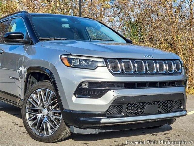 2022 Jeep Compass Limited photo 2