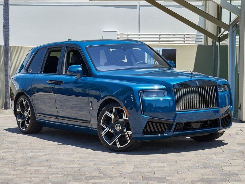 New 2027 Rolls-Royce Cullinan Black BadgeImage 5